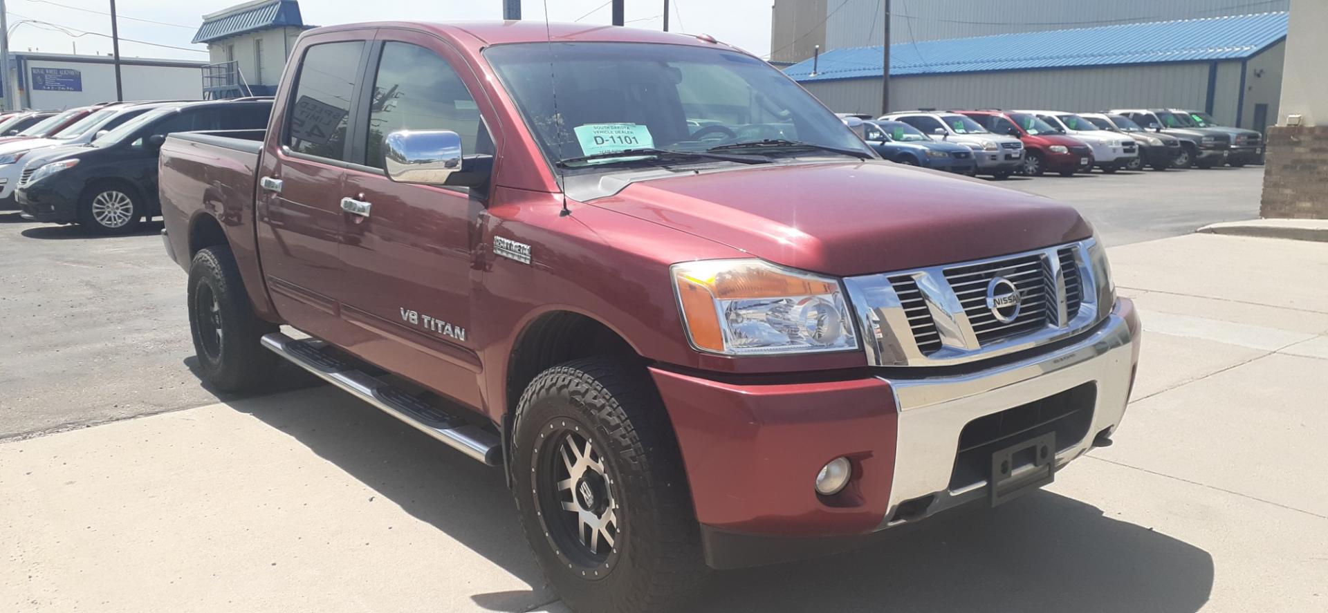 2014 Nissan Titan SV (1N6BA0EC1EN) with an 5.6 V8 engine, Automatic transmission, located at 2015 Cambell Street, Rapid City, SD, 57701, (605) 342-8326, 44.066433, -103.191772 - CARFAX AVAILABLE - Photo#4